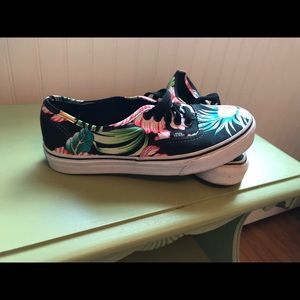 Hawaiian floral vans